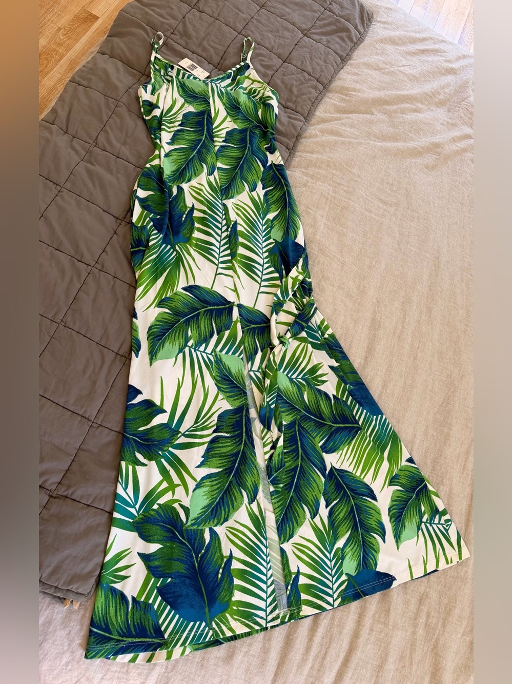 TROPICAL PRINT MAXI DRESS